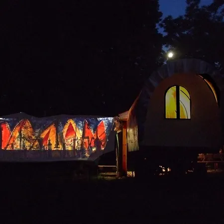 Ferienhaus Planwagen Camp Passee